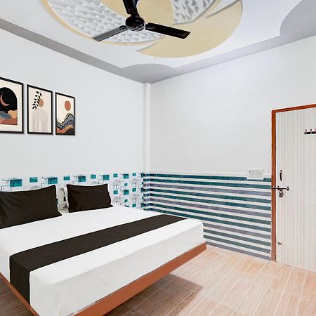 Hotel O Golden Bird Noida Eksteriør billede