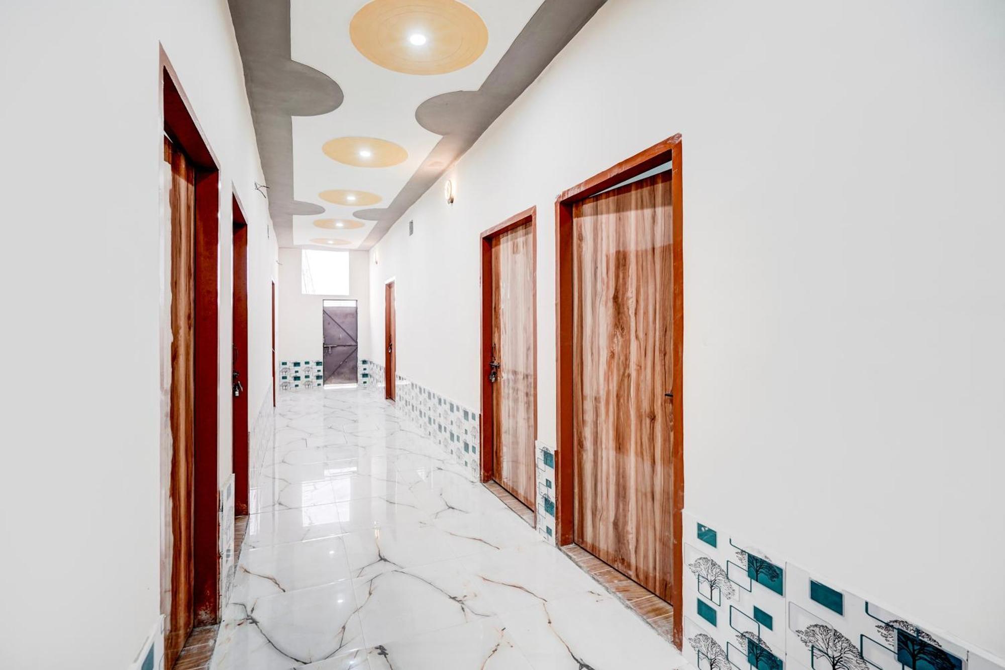 Hotel O Golden Bird Noida Eksteriør billede
