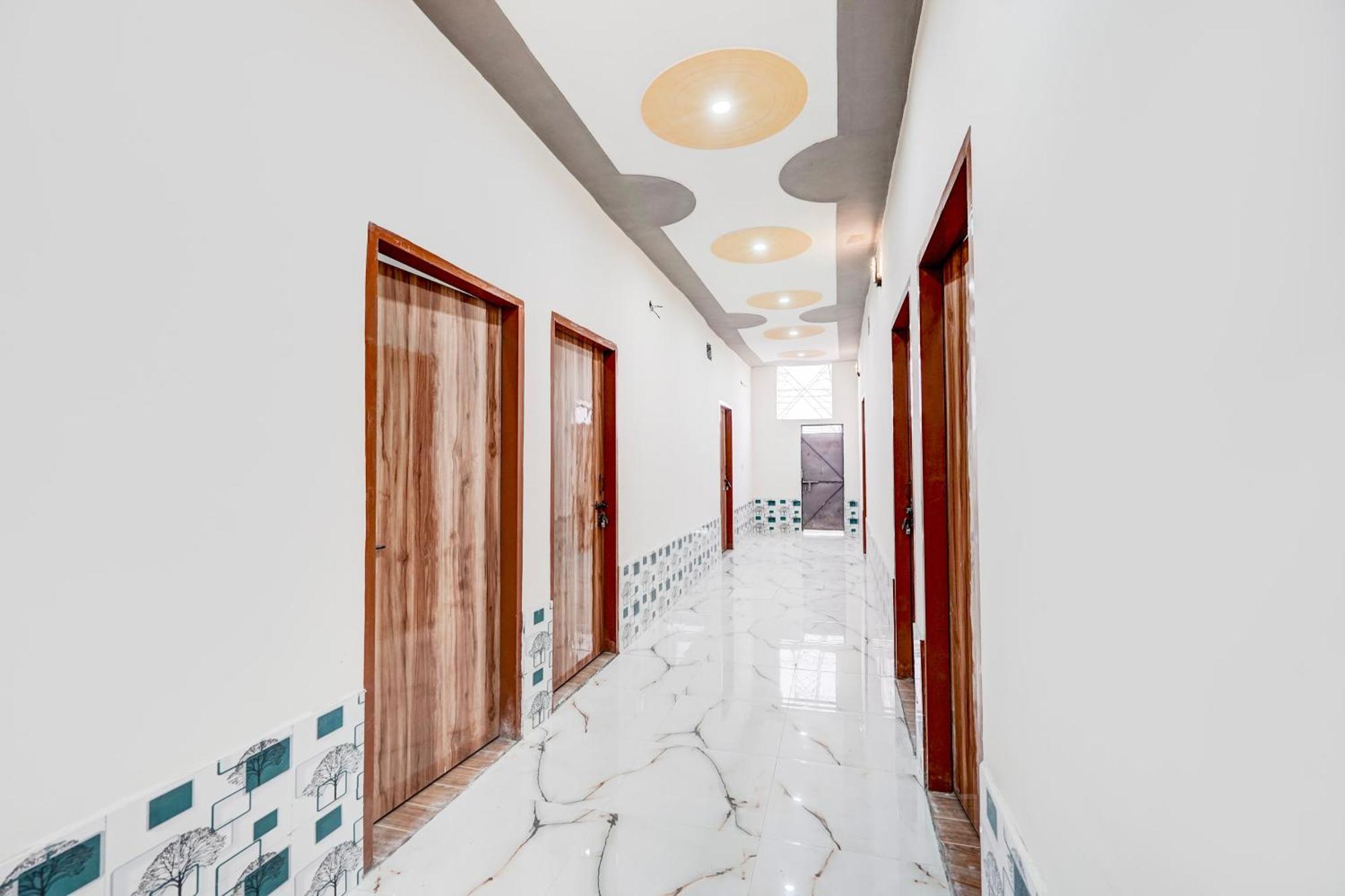 Hotel O Golden Bird Noida Eksteriør billede